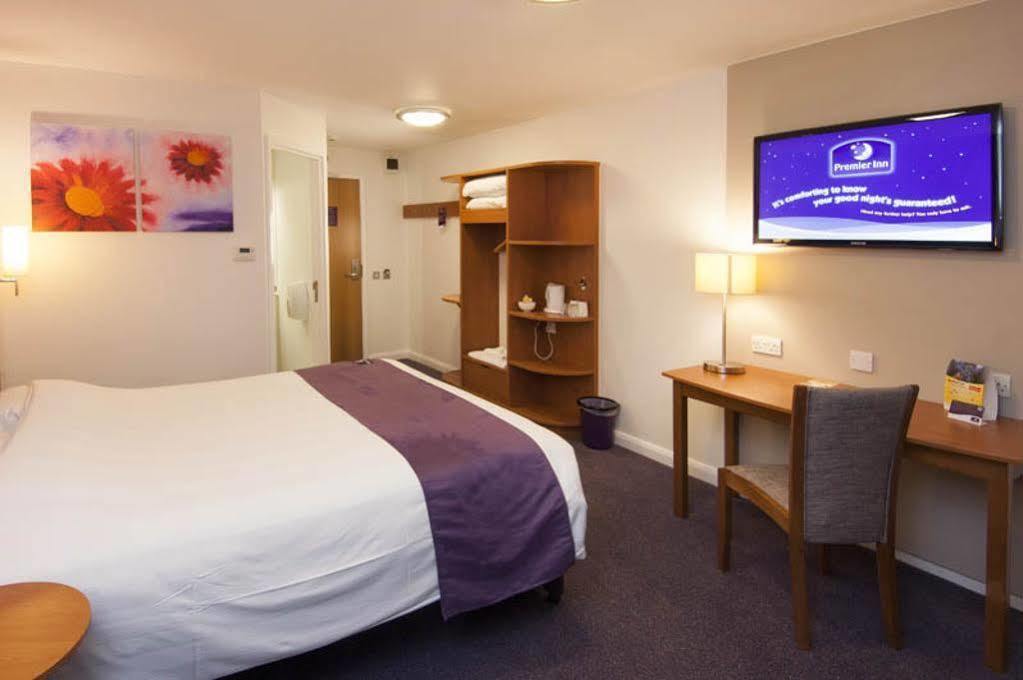 Premier Inn Chelmsford Buitenkant foto