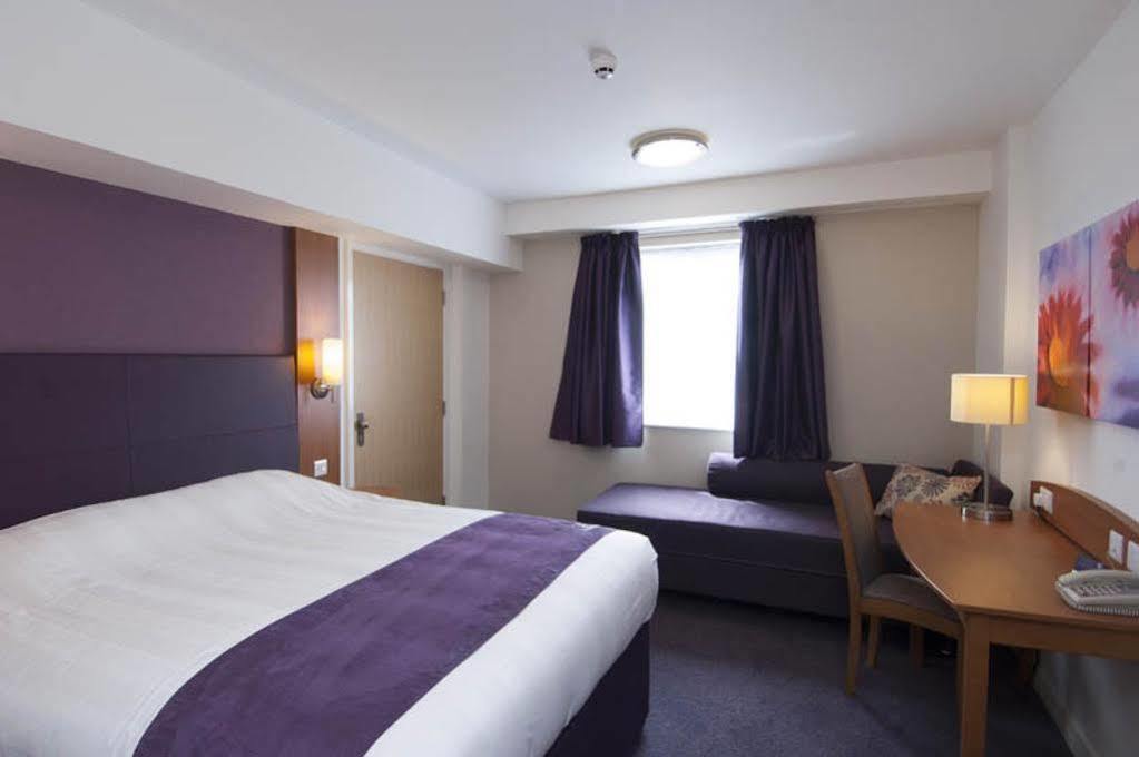 Premier Inn Chelmsford Buitenkant foto