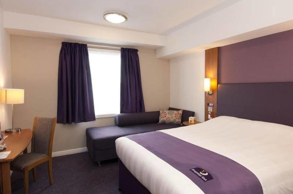 Premier Inn Chelmsford Buitenkant foto