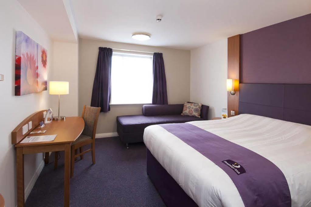 Premier Inn Chelmsford Buitenkant foto